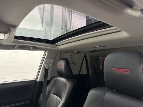 Used 2022 Toyota 4Runner TRD Off-Road Premium image 34