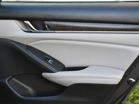 Used 2019 Honda Accord EX-L image 25