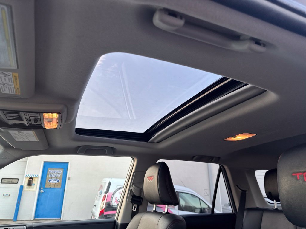 Used 2020 Toyota 4Runner Venture w/ Moonroof Package AWD/4WD image 11