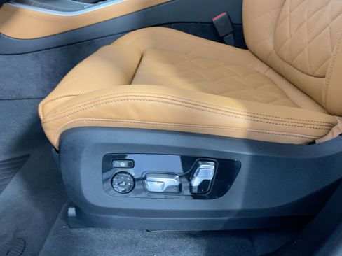 New 2026 BMW X5 xDrive40i w/ Climate Comfort Package image 11