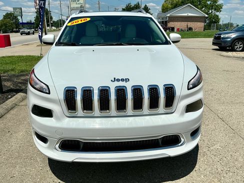 Used 2016 Jeep Cherokee Overland AWD/4WD image 2