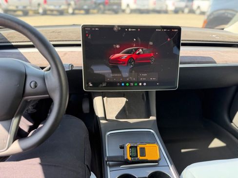 Used 2023 Tesla Model 3 Standard Range RWD image 9