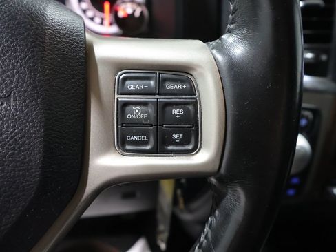 Used 2018 RAM 1500 Laramie AWD/4WD image 34