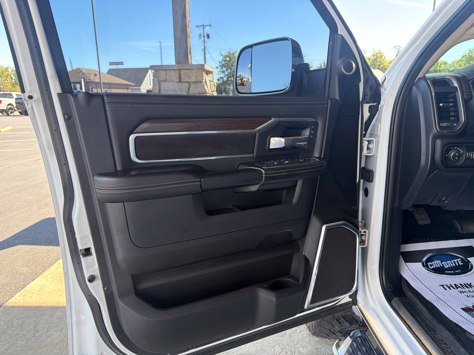Used 2022 RAM 2500 Laramie AWD/4WD image 9