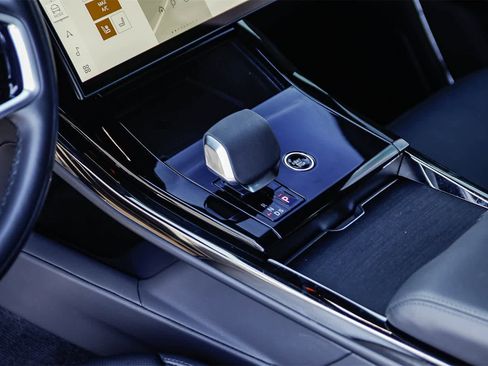 Used 2024 Land Rover Range Rover Sport SE image 20