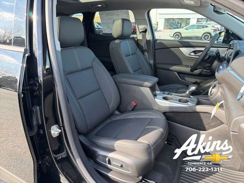 New 2026 Chevrolet Blazer LT w/ LPO, Black Sport Package FWD image 21