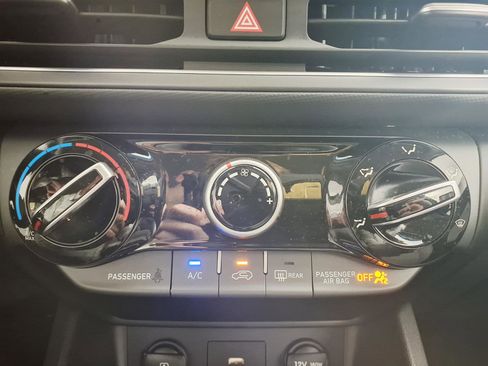 Certified 2022 Hyundai Kona SEL FWD image 20