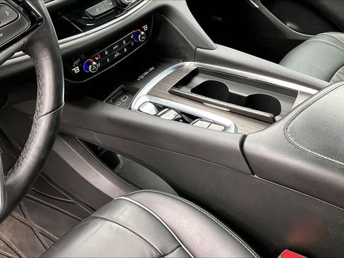 Used 2024 Buick Enclave Avenir w/ Avenir Technology Package image 17