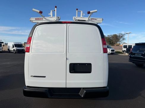 Used 2021 Chevrolet Express 2500 Regular Van 3D w/ Driver Convenience Package image 5