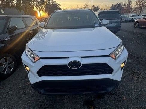 Used 2019 Toyota RAV4 XLE Premium image 2