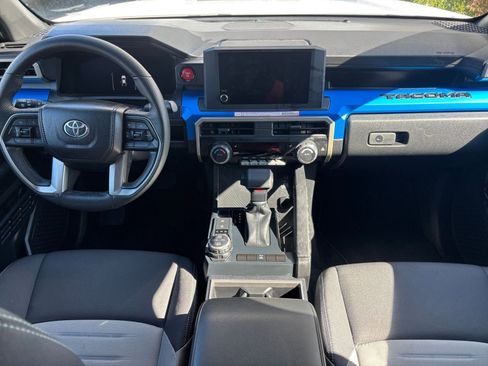 Used 2025 Toyota Tacoma TRD Off-Road image 29