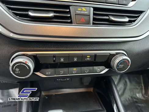 Used 2025 Nissan Altima 2.5 SR image 30