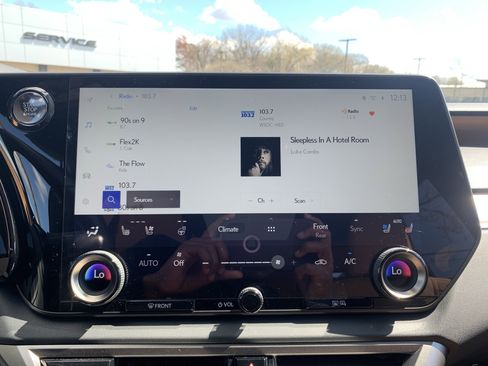 Certified 2025 Lexus RX 350 Premium w/ Accessory Package (Z1) image 23