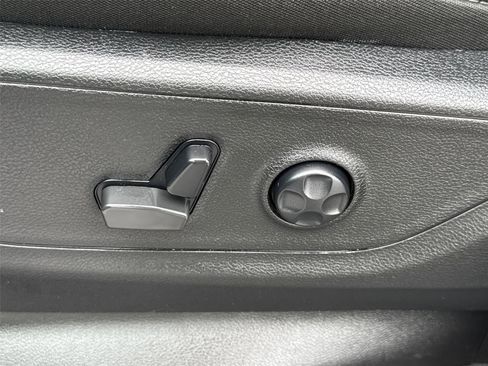 Used 2021 RAM 1500 Big Horn AWD/4WD image 27