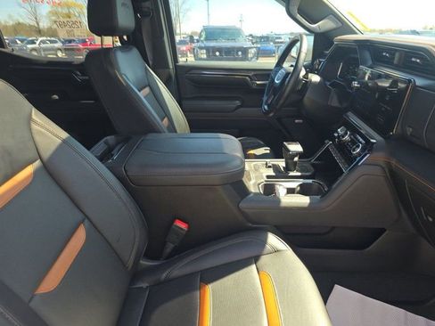 Used 2023 GMC Sierra 1500 AT4 w/ Technology Package AWD/4WD image 9