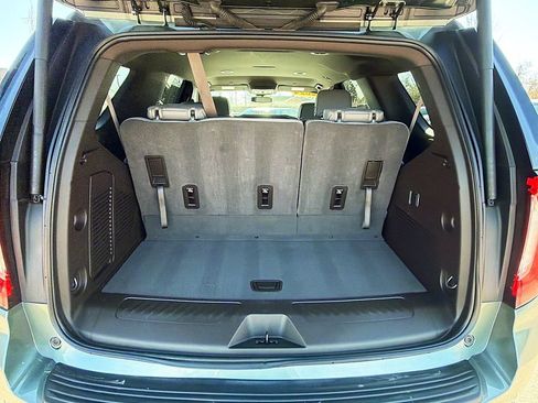 Used 2024 GMC Yukon SLT image 13