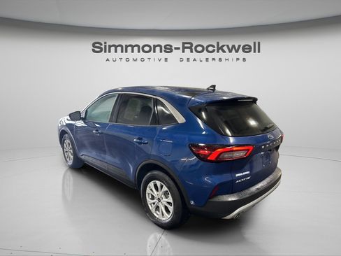 Used 2023 Ford Escape Active image 7