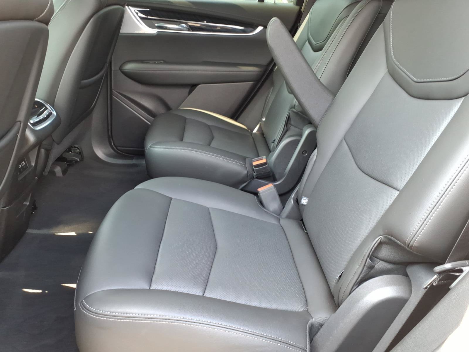 Used 2024 Cadillac XT6 Premium Luxury AWD/4WD image 19