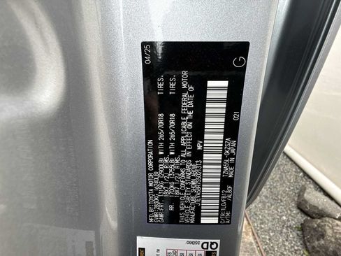 Used 2025 Toyota 4Runner 4WD image 25