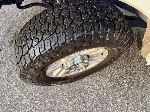 Used 2019 Ford F250 XLT w/ Snow Plow Prep Package image 25