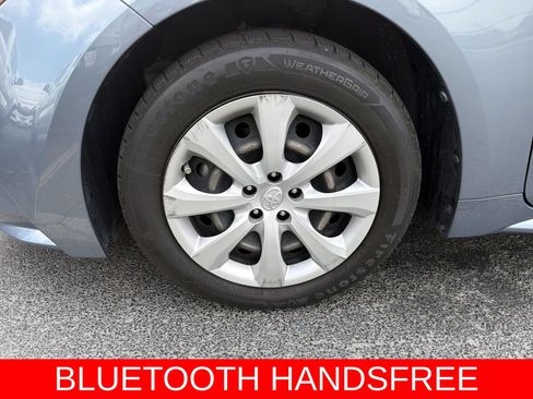 Used 2022 Toyota Corolla LE FWD image 4