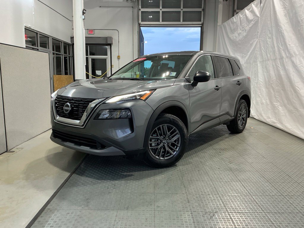 Used 2023 Nissan Rogue S FWD image 2