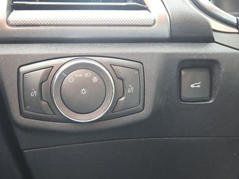 Used 2020 Ford Fusion SE FWD image 25