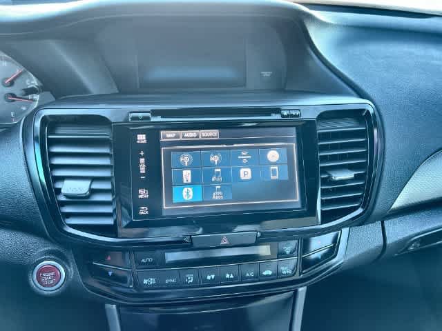 Used 2017 Honda Accord Touring image 18