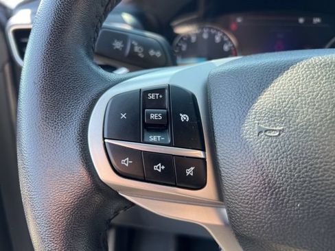 Certified 2023 Ford Explorer XLT w/ Equipment Group 202A AWD/4WD image 9