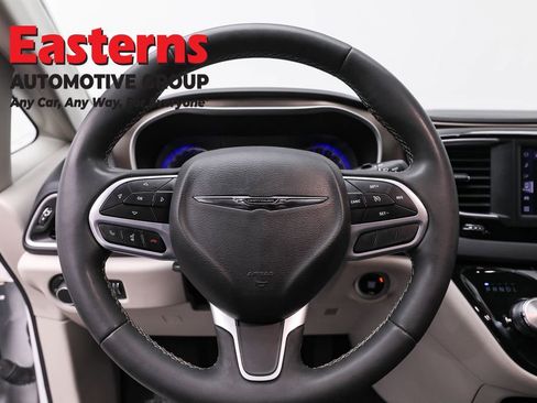 Used 2023 Chrysler Voyager LX FWD image 10