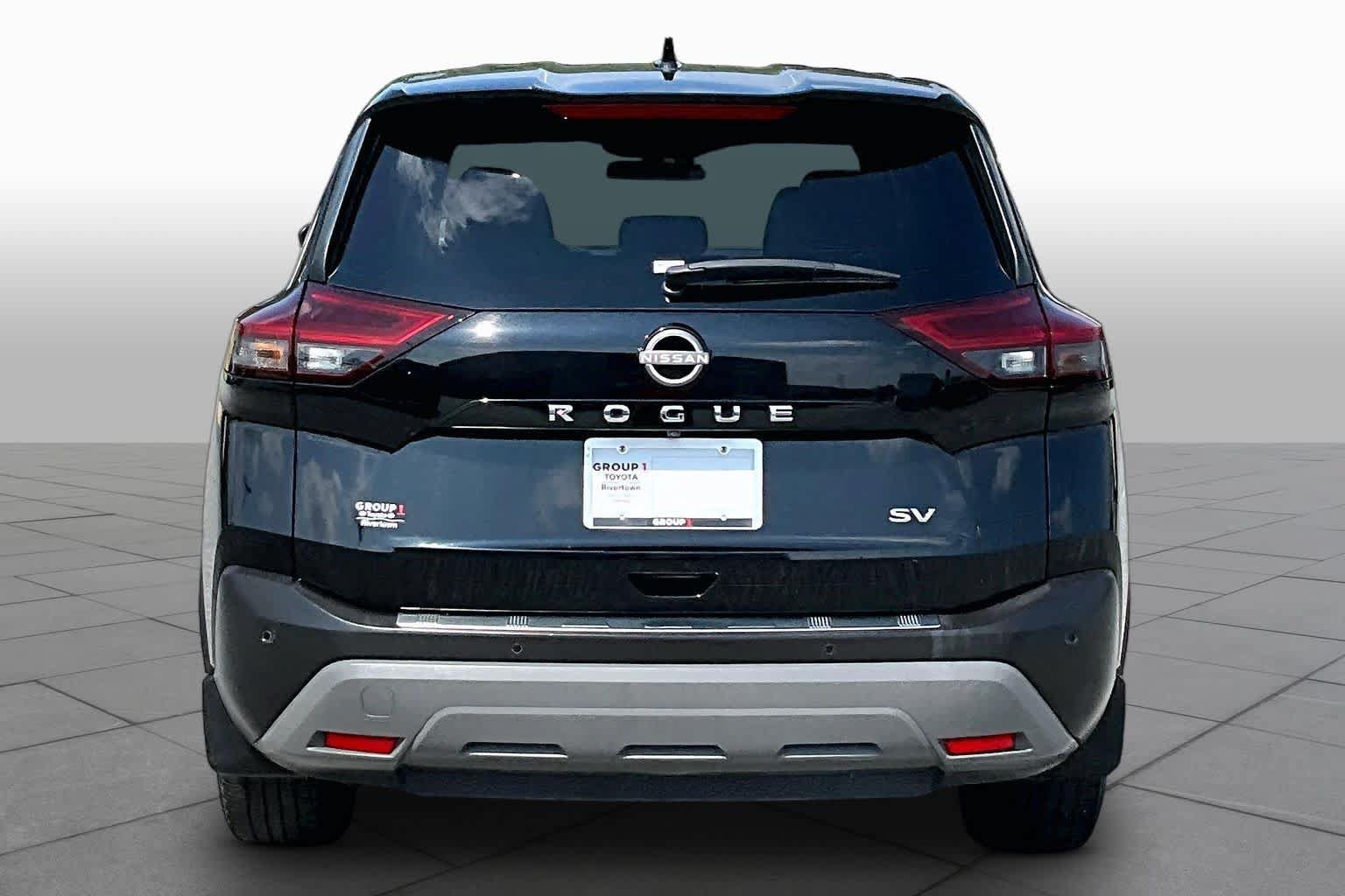 Used 2023 Nissan Rogue SV FWD image 5