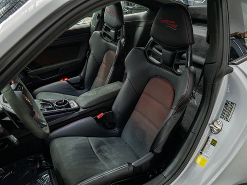 Used 2025 Porsche 911 GT3 RS RWD image 24