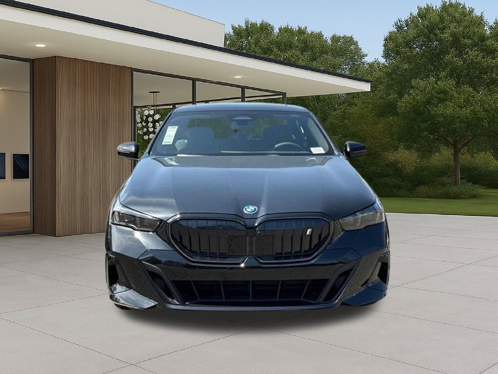 Used 2027 BMW i5 eDrive40 w/ M Sport Package RWD image 4