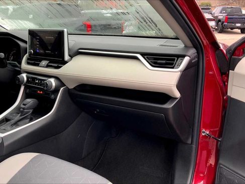 Used 2023 Toyota RAV4 XLE w/ Convenience Package FWD image 19