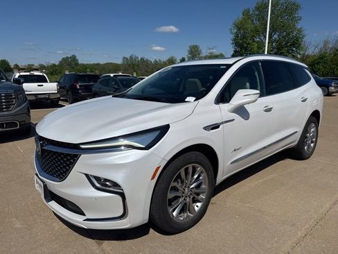 Used 2024 Buick Enclave Avenir w/ Avenir Technology Package AWD/4WD image 7