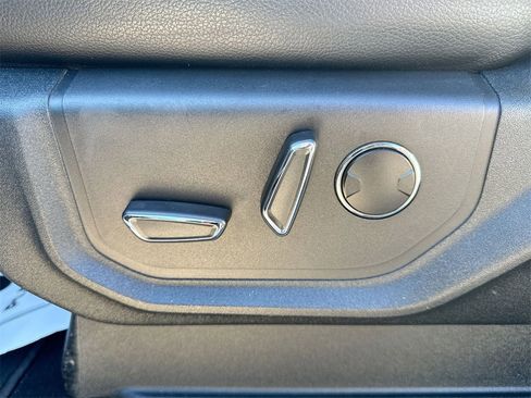 Used 2019 Ford F350 Lariat w/ Chrome Package image 14