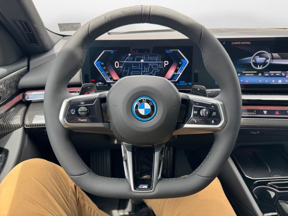 New 2027 BMW 550e xDrive w/ Executive Package AWD/4WD image 10
