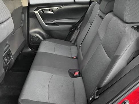 Used 2025 Toyota RAV4 XLE AWD/4WD image 17