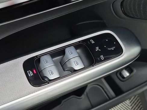 Used 2025 Mercedes-Benz GLC 300 image 19