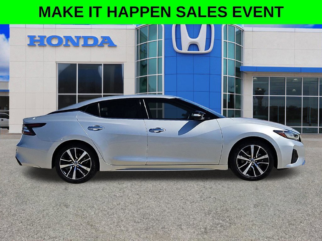Used 2022 Nissan Maxima SV w/ Floor Mat Group FWD image 2