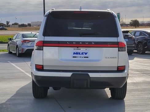 Used 2024 Lexus GX 550 w/ Accessory Package (2T) image 4