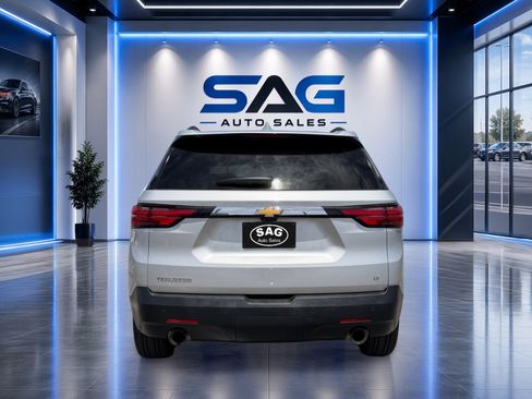Used 2022 Chevrolet Traverse LT w/ LT Premium Package FWD image 6
