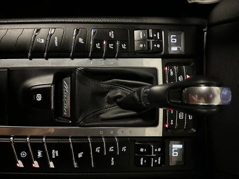 Used 2018 Porsche Macan image 41