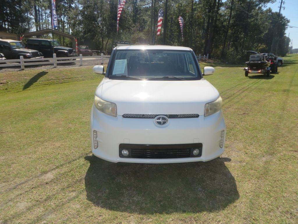 Used 2014 Scion xB FWD image 3