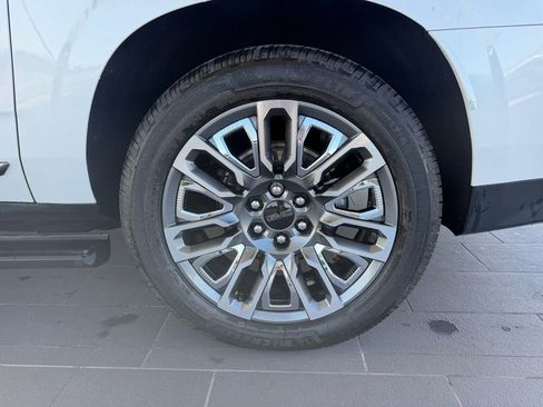 Used 2023 GMC Yukon XL Denali Ultimate w/ LPO, Floor Liner Package image 13