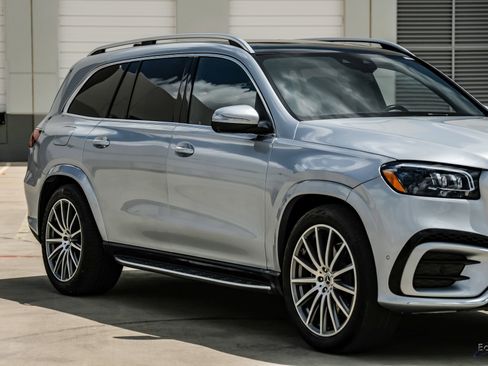 Used 2025 Mercedes-Benz GLS 580 4MATIC image 25