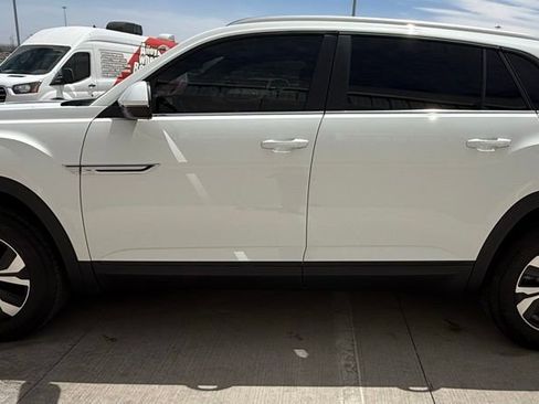 Used 2025 Volkswagen Atlas Cross Sport SE FWD image 6