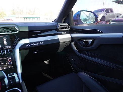 Used 2022 Lamborghini Urus image 51