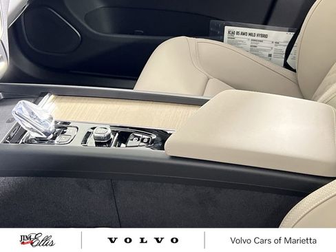 Used 2026 Volvo XC60 B5 Core w/ Climate Package image 21