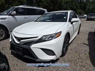 Used 2020 Toyota Camry SE FWD video 2